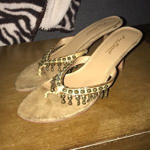 Heels with embellished